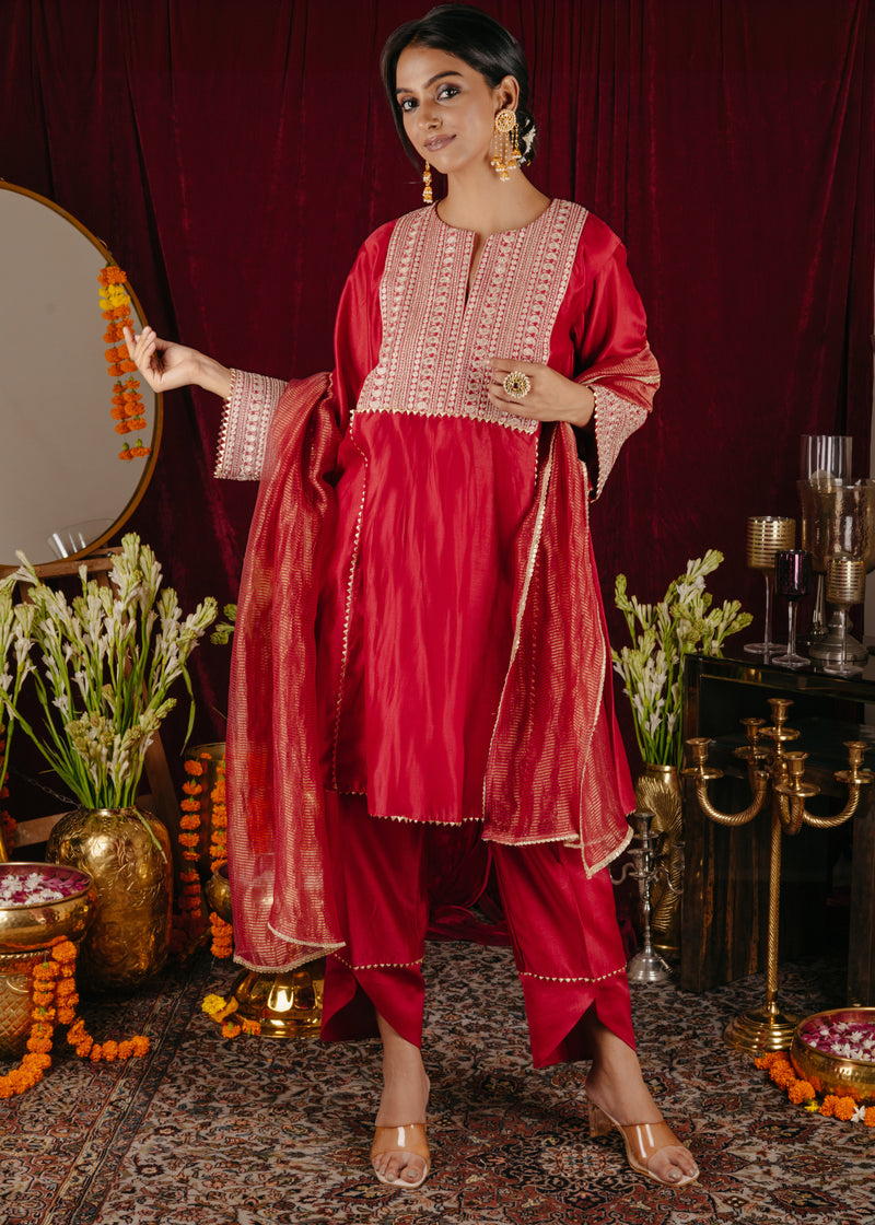 Surkh Kurta Set