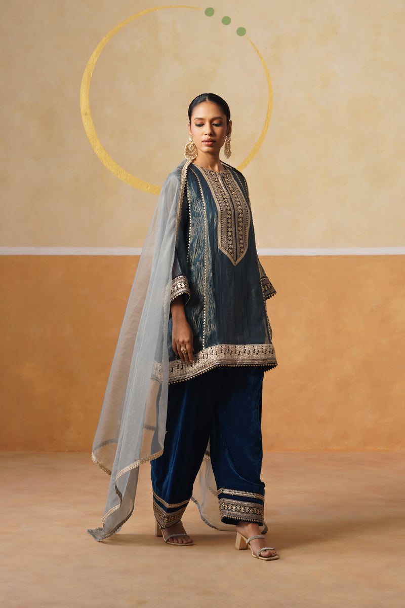 Velvet Ameera Kurta Set