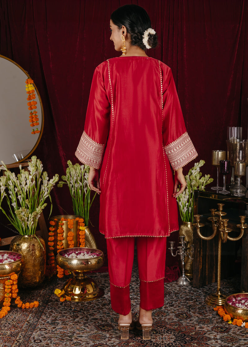 Surkh Kurta Set